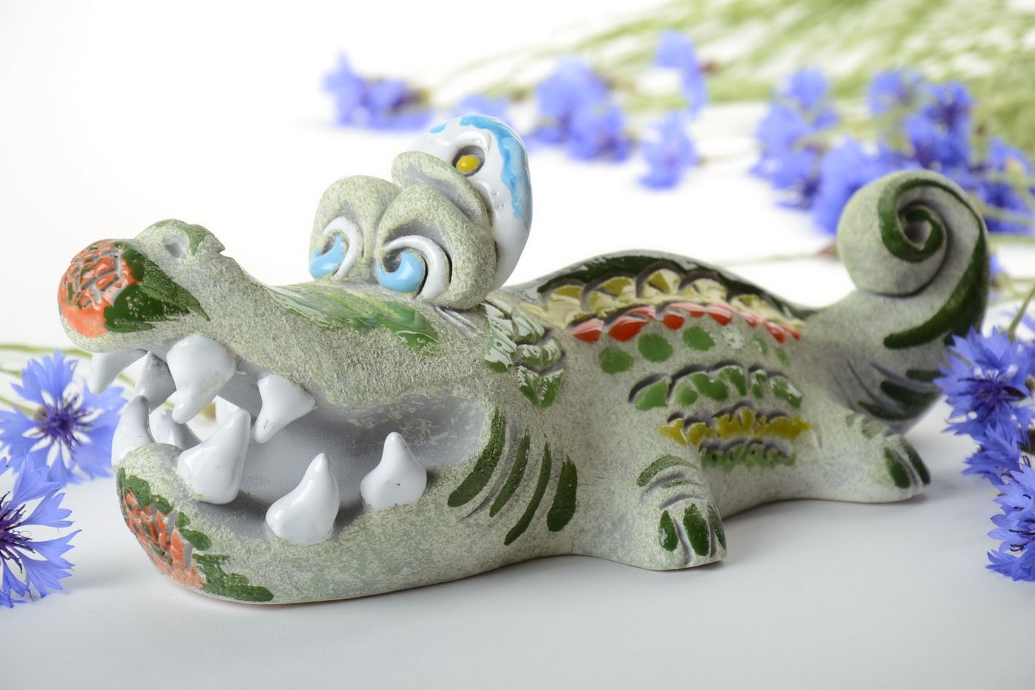 Handmade designer semi porcelain statuette of crocodile painted with pigments photo 1