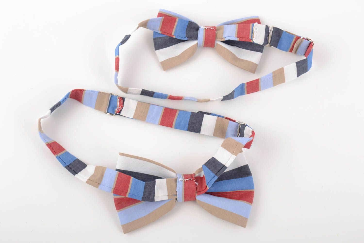 Комплект галстуков бабочек из ткани для папы и сына ручной работы полосатые фото 3