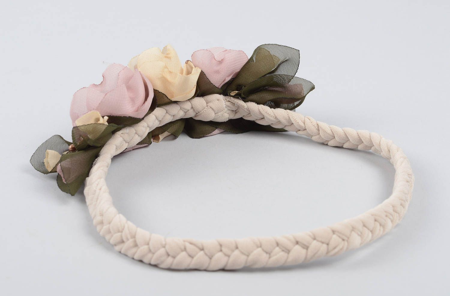 Zartes Haarband mit Blume handmade Designer Schmuck Accessoire für Haare  foto 2