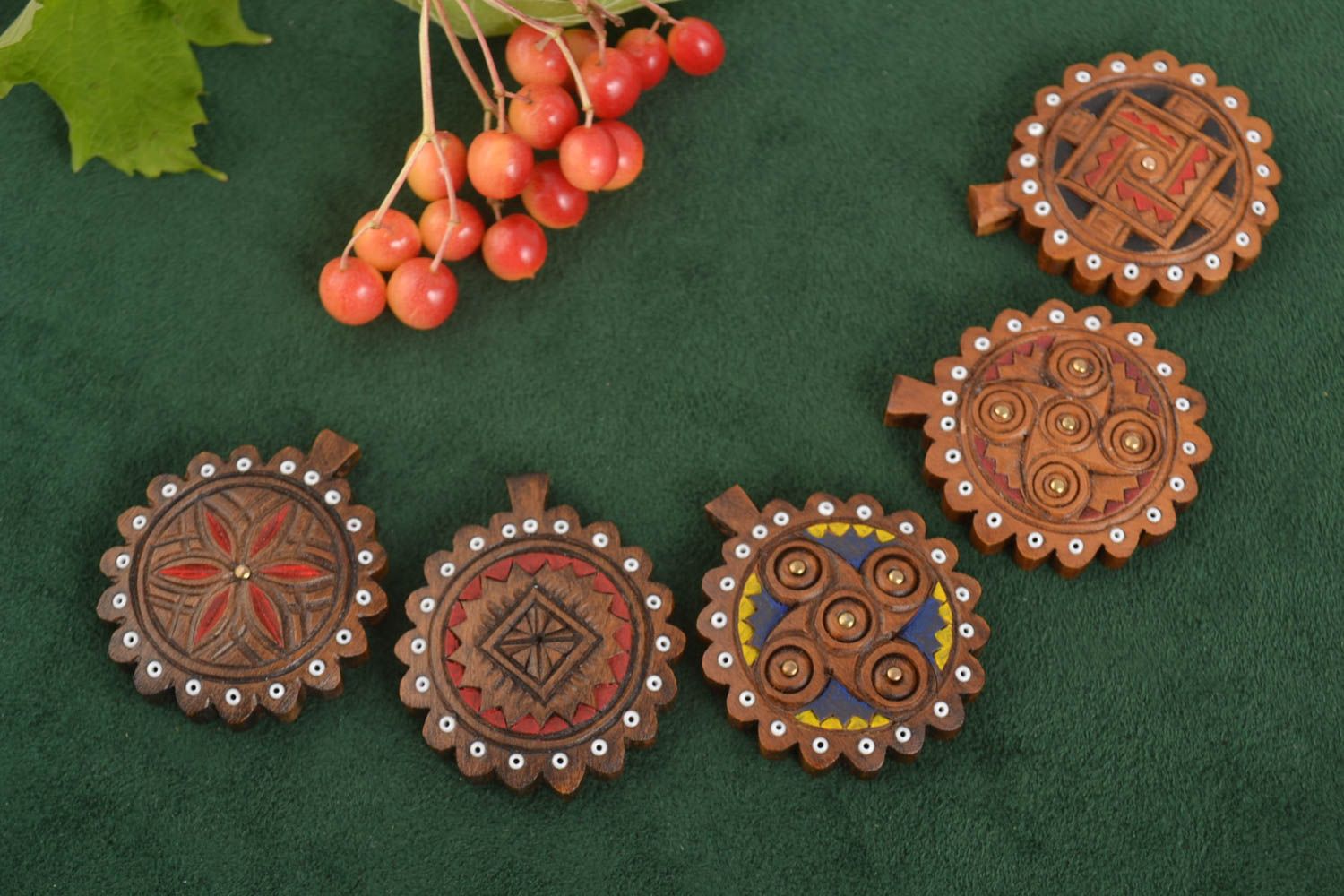 Croci di legno fatte a mano crocette intagliate originali in legno 5 pz foto 1