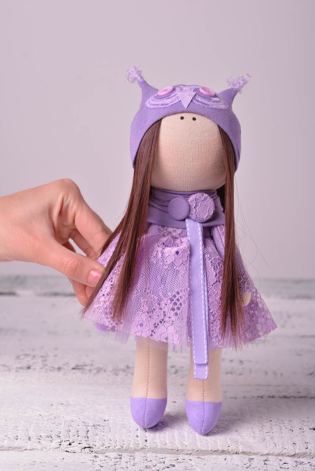 Кукла ручной работы кукла из ткани мягкая кукла из хлопка в сиреневом платье фото 2