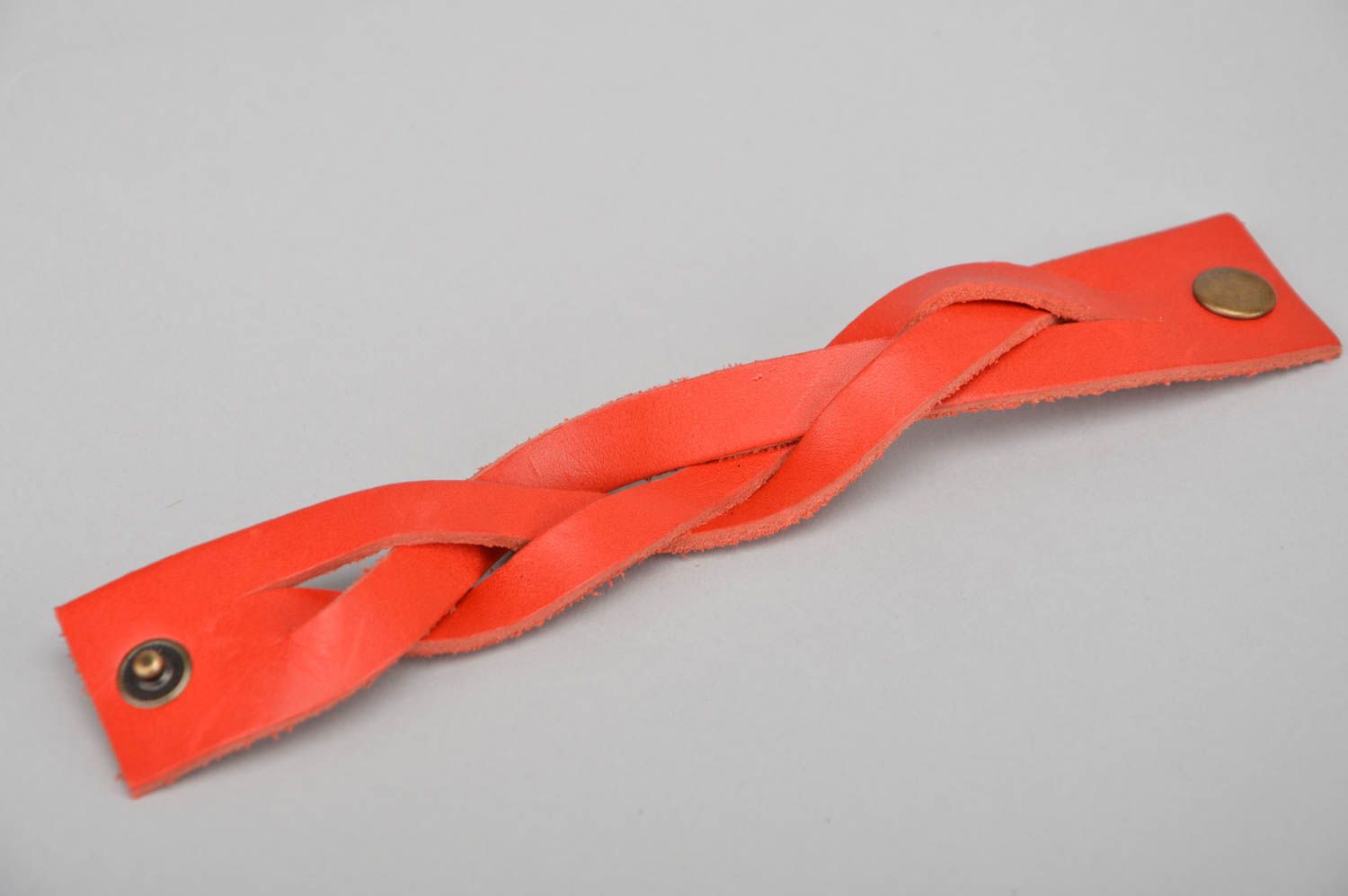 Geflochtenes künstlerisches rotes Armband aus Leder handmade Schmuck für Frauen foto 5