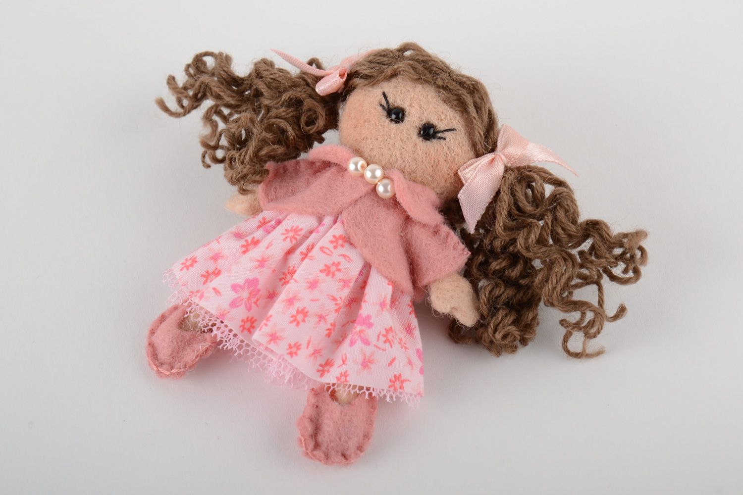Handmade designer children's brooch felted of wool in the shape of doll in pink photo 2