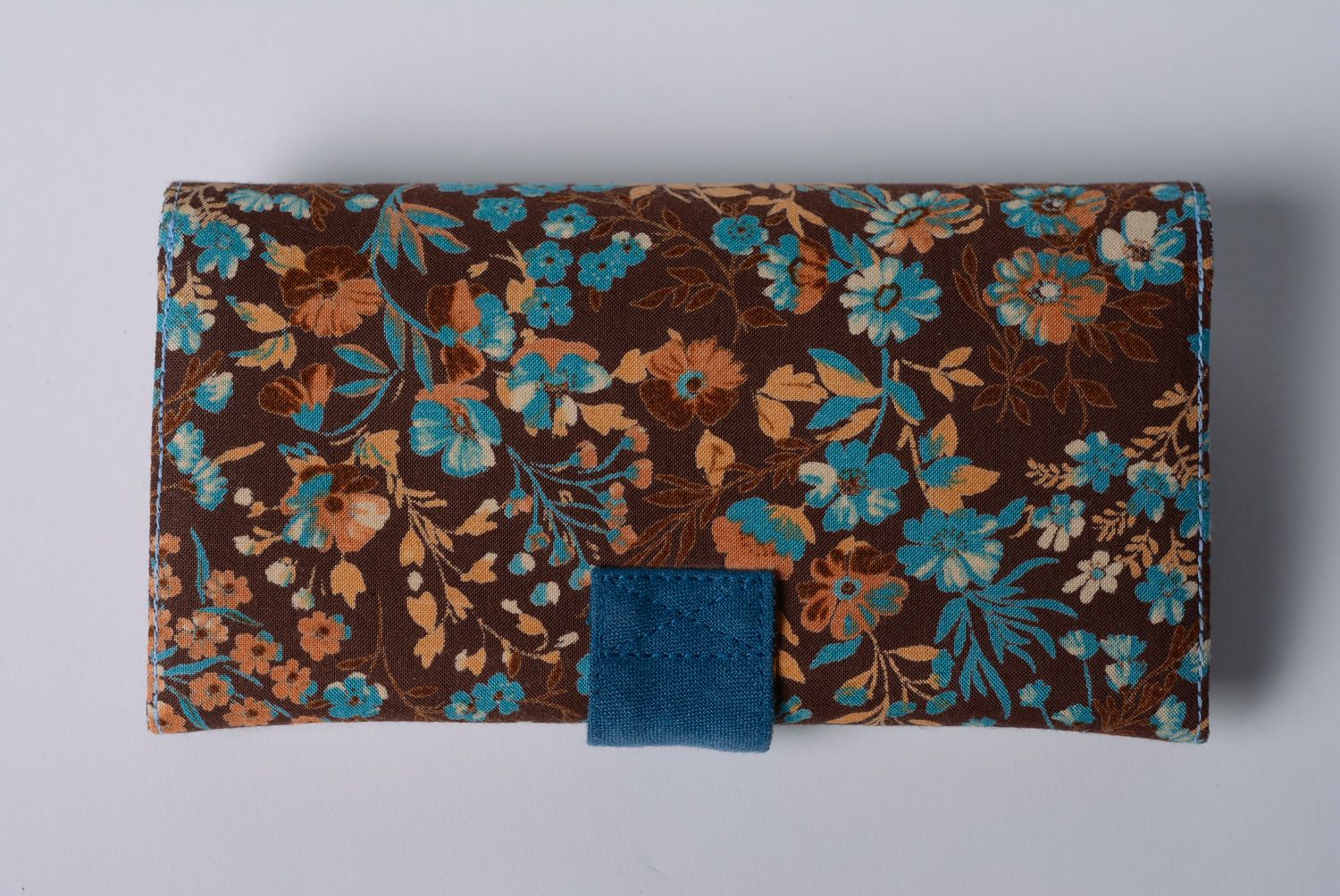 Billetera femenina hecha a mano de algodón y lino marrón azul  foto 5
