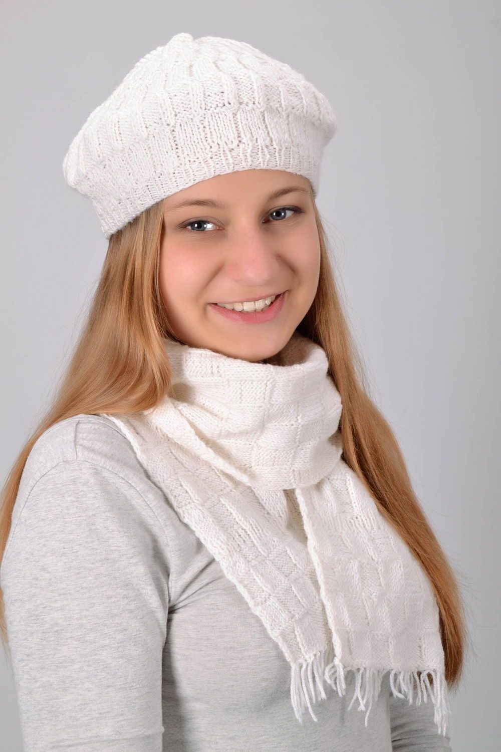 Set beret and scarf photo 2
