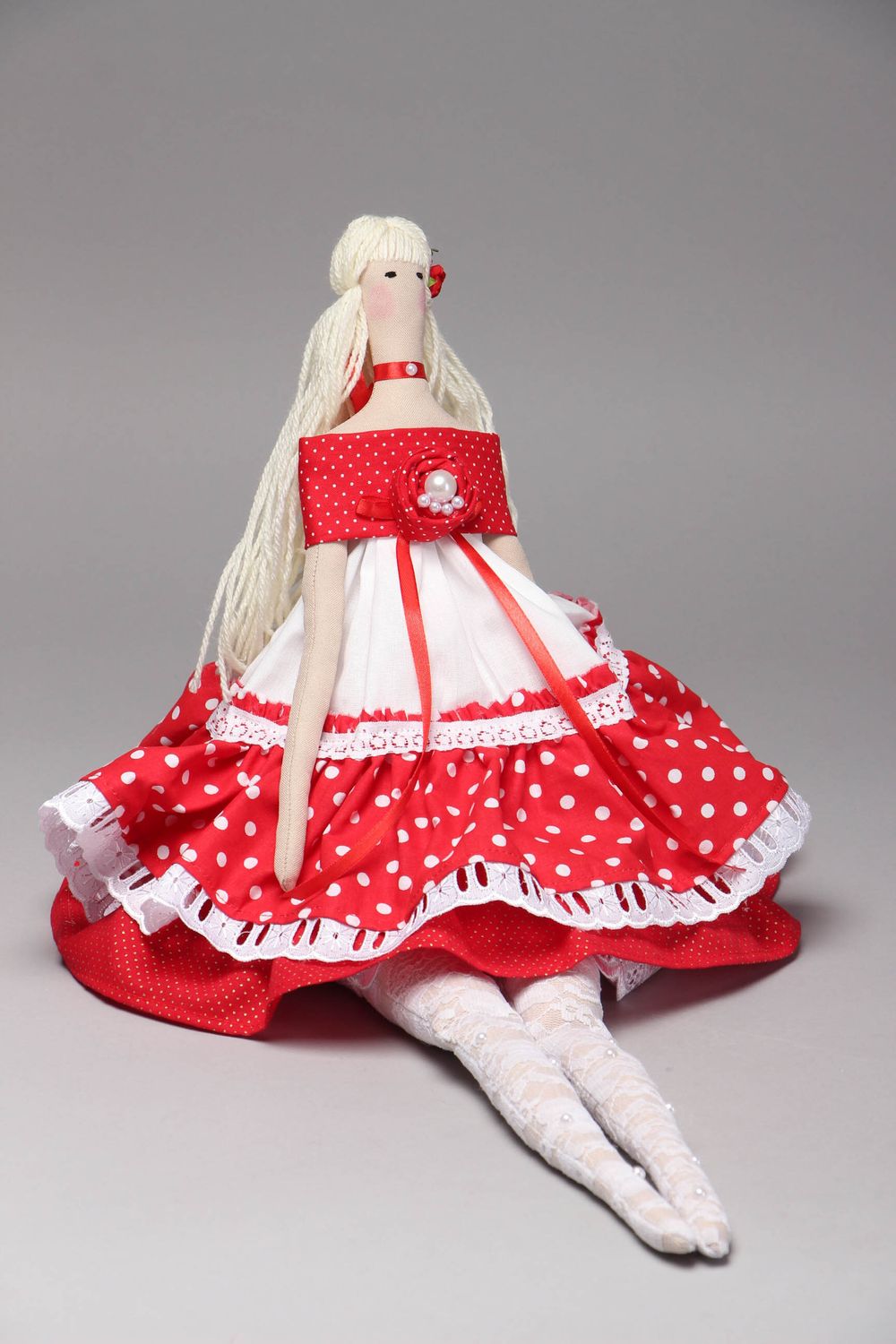 Poupée molle décorative de créateur faite main photo 1