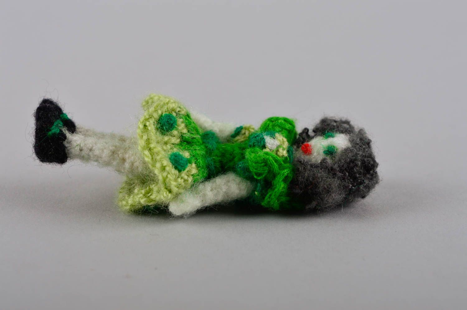 Poupée au crochet Jouet fait main tricoté en robe verte Cadeau pour enfant photo 5