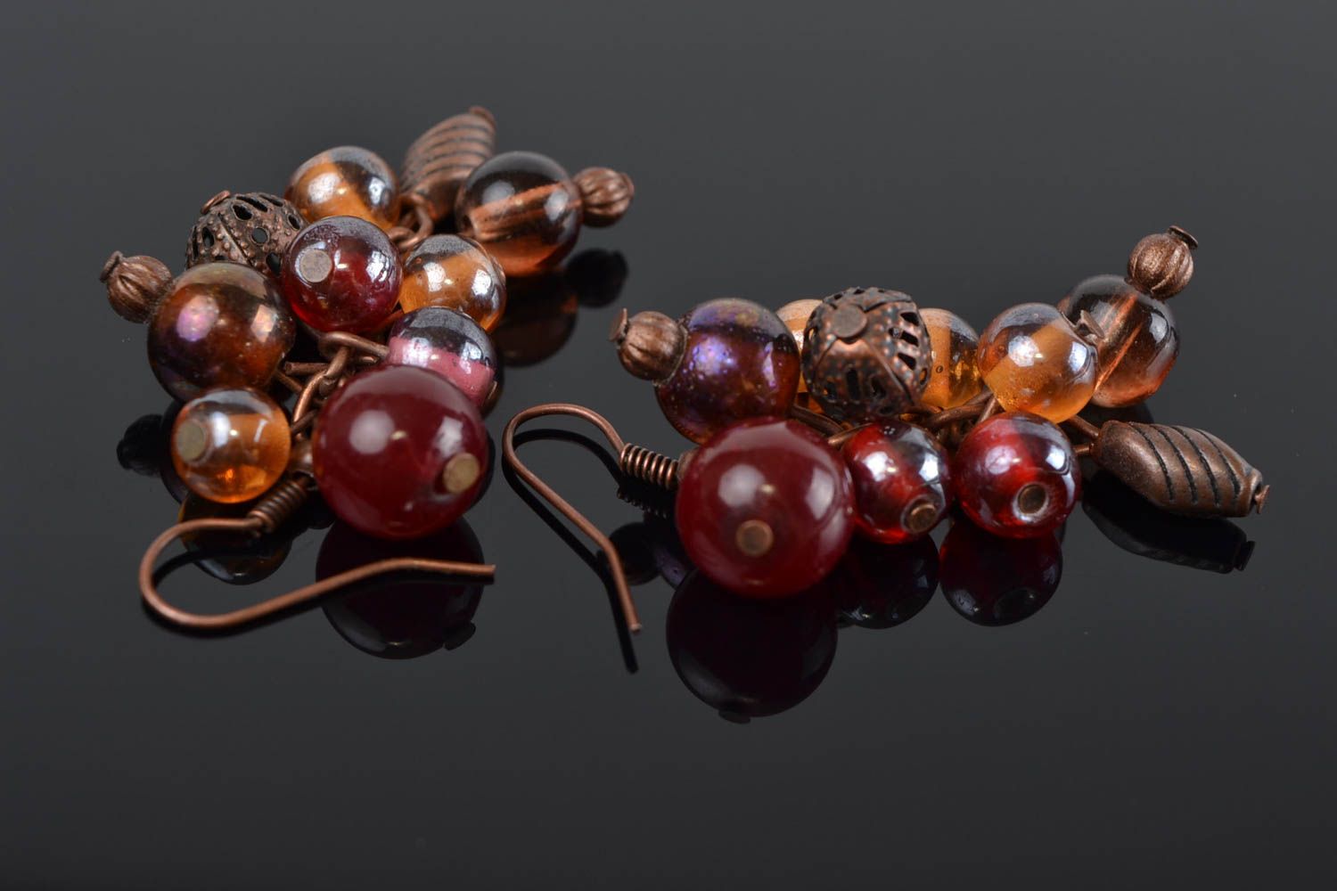 Boucles d'oreilles pendantes en perles de verre et corail belles faites main photo 1