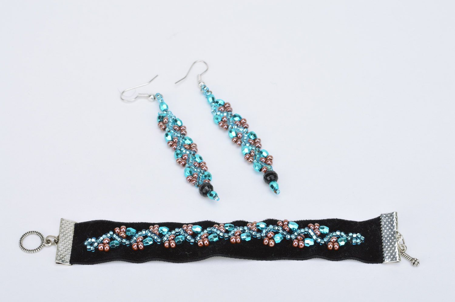 Handmade jewelry set 2 items bead embroidered bracelet and beaded dangle earrings photo 2