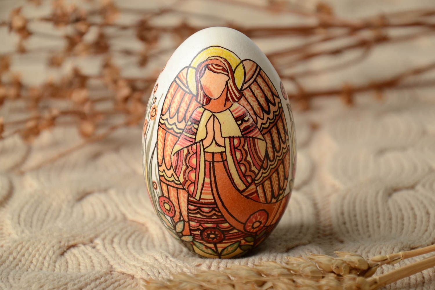 Oeuf peint décoratif avec ange fait main original cadeau à l'occasion de Pâques photo 1