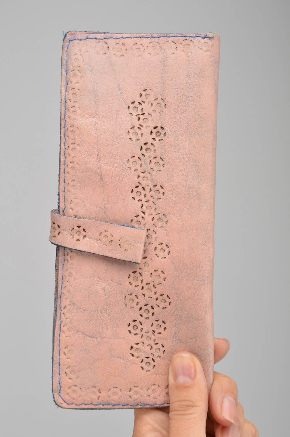 Portefeuille en cuir rose accessoire artisanal original fait main pour femme photo 3