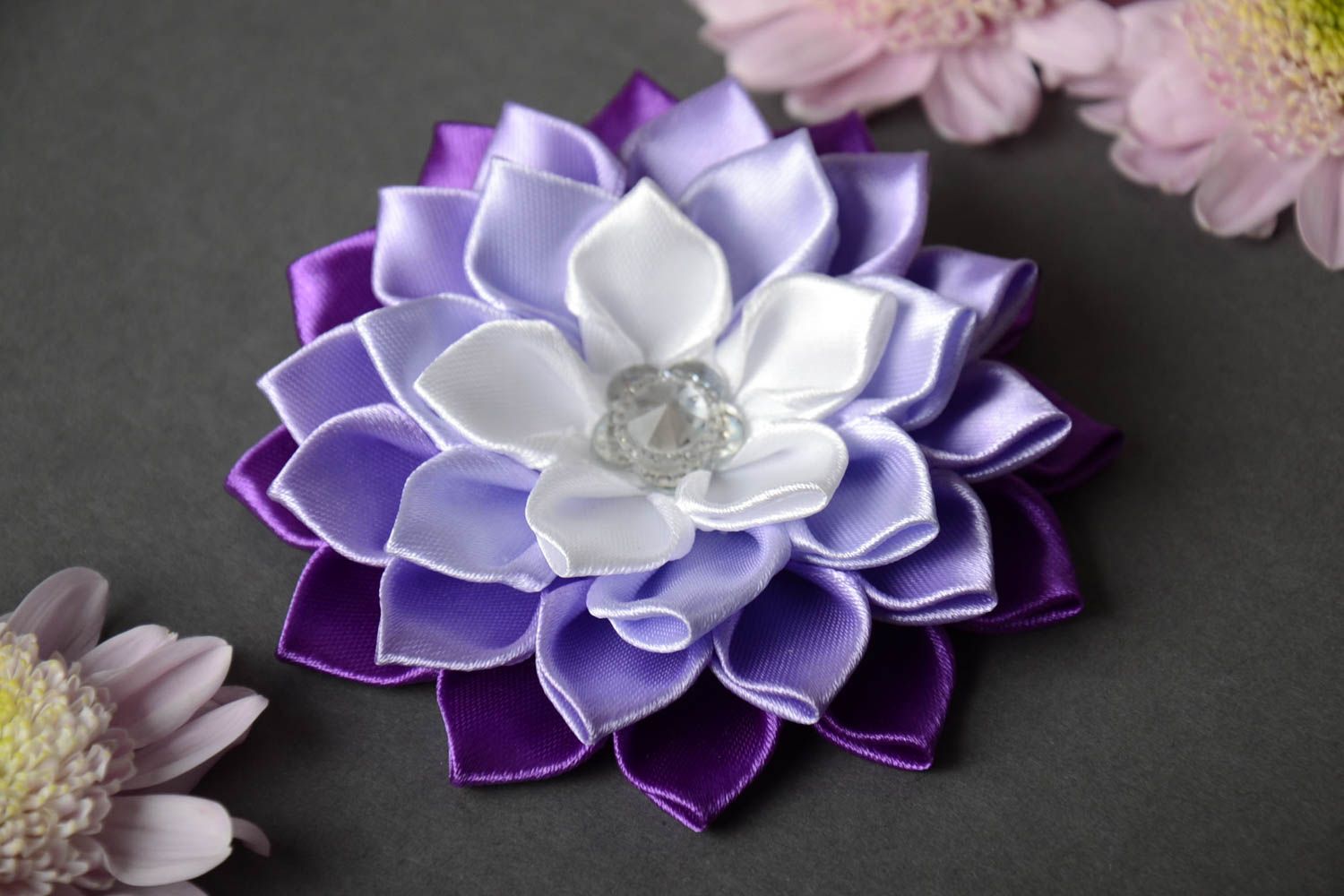 Fiore semilavorato grande in tecnica kanzashi accessorio violetto grande
 foto 1