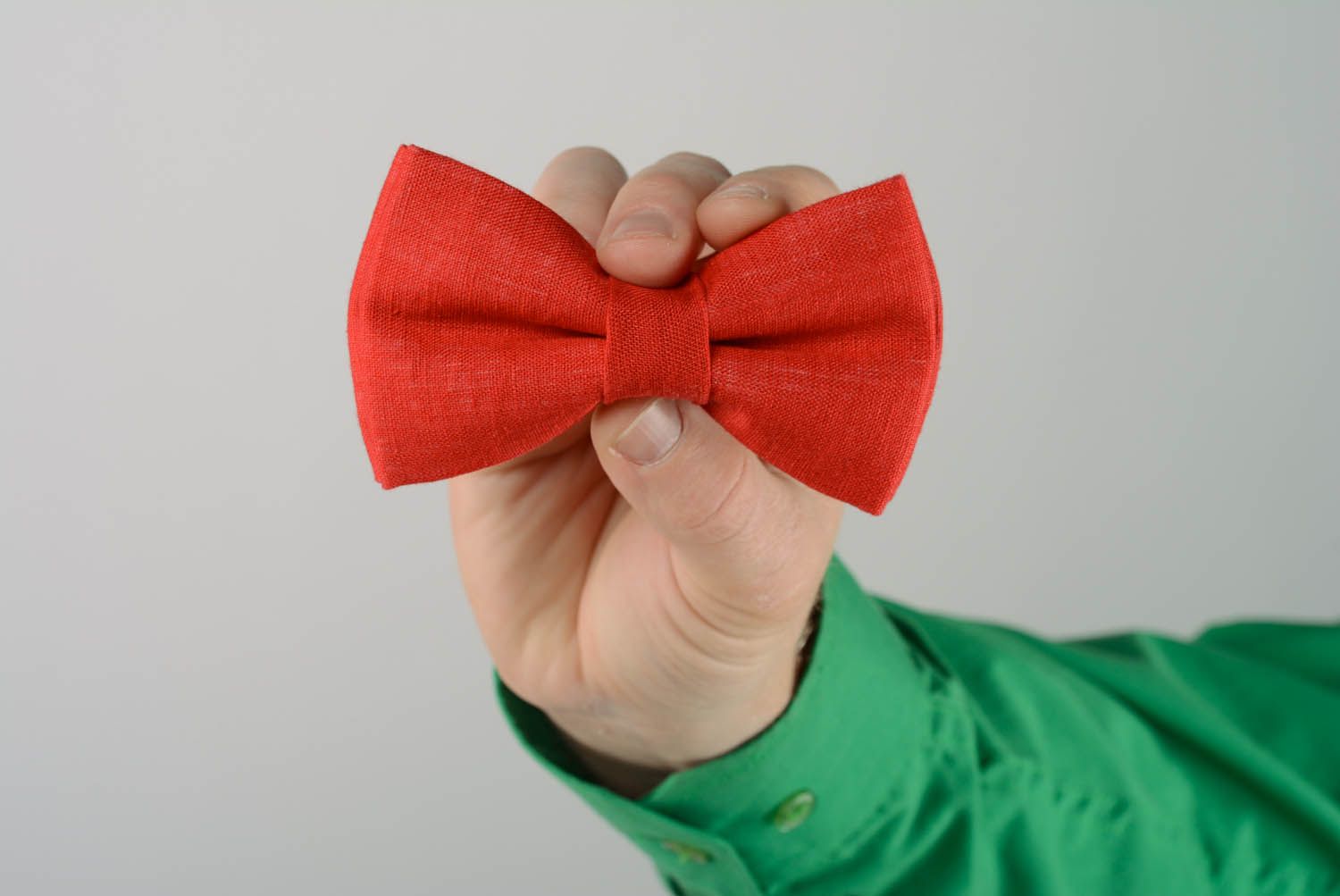 Красный льняной галстук-бабочка фото 5