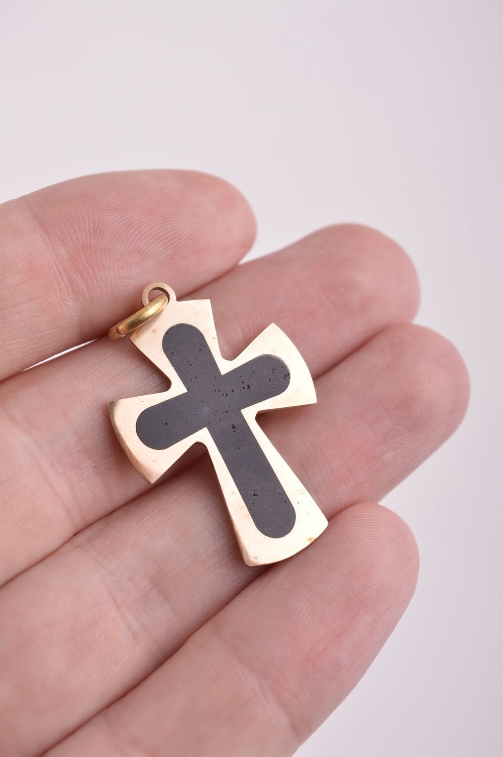 Pendentif croix Bijou fait main en laiton et pierre noire Cadeau original photo 5