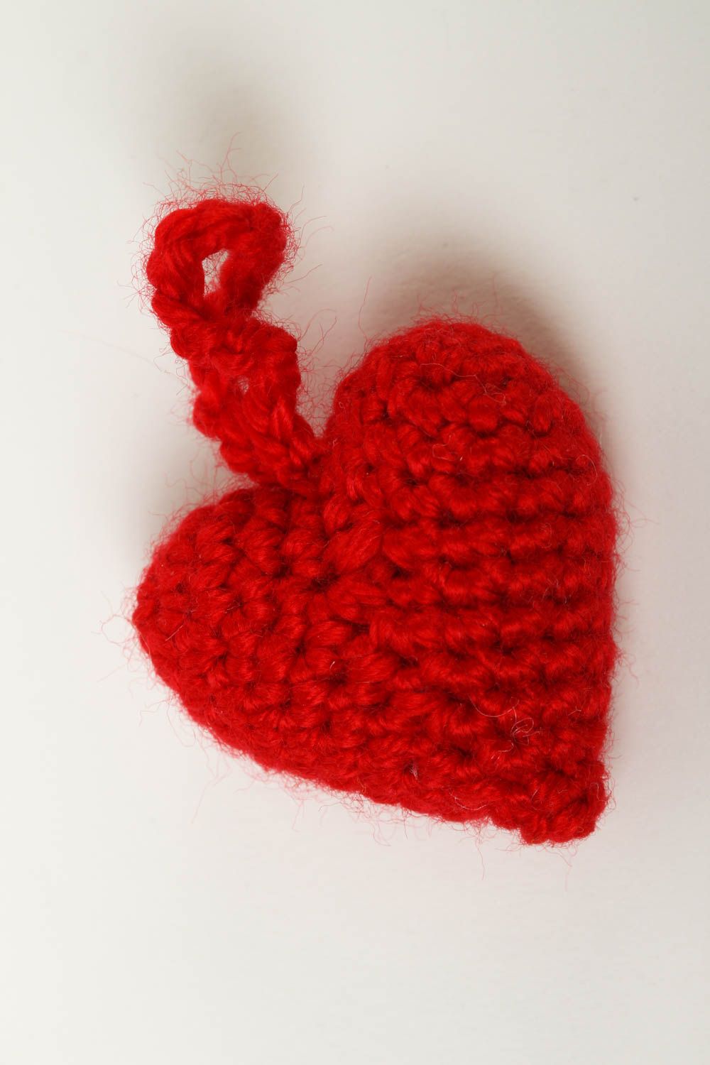 Peluche coeur fait main Déco maison Cadeau original petit rouge fils acryliques photo 2