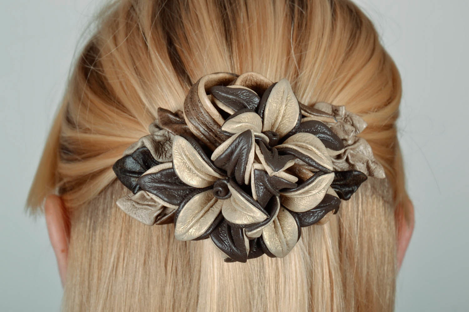 Hair clip with flowers photo 5