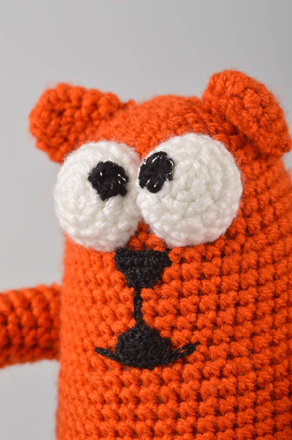 Jouet chat Peluche faite main tricotée au crochet roux Cadeau enfant et décor photo 2
