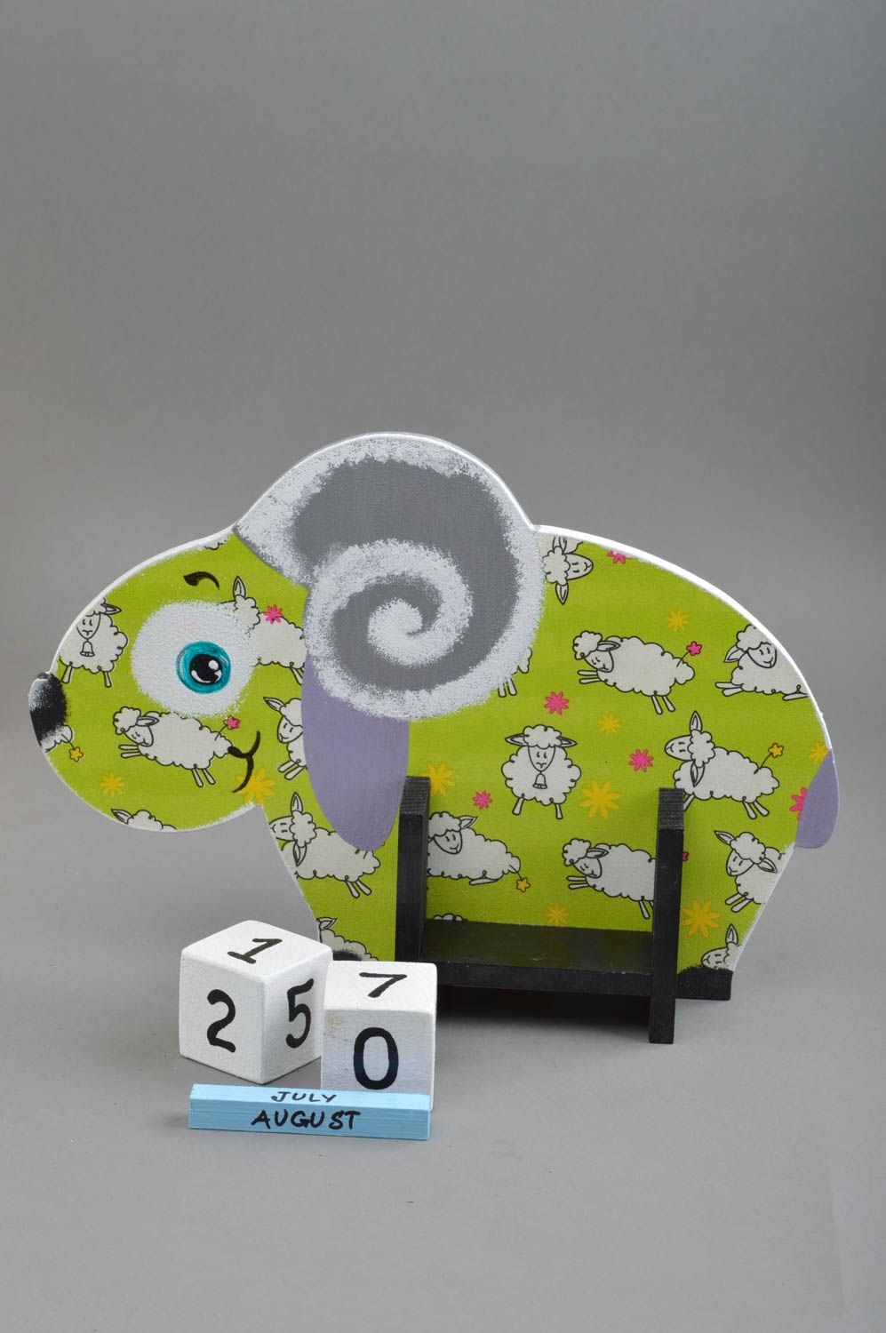 Calendrier perpétuel avec cubes fait main mouton vert original pour enfant photo 3