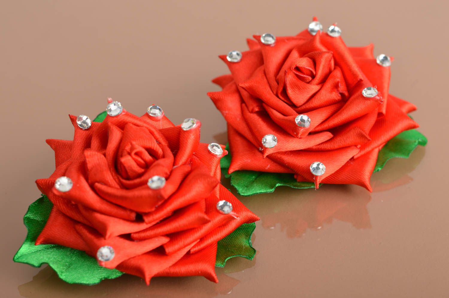 Handmade Haargummi Set mit Blume aus Atlasbändern 2 Stück für kleine Modedamen foto 2