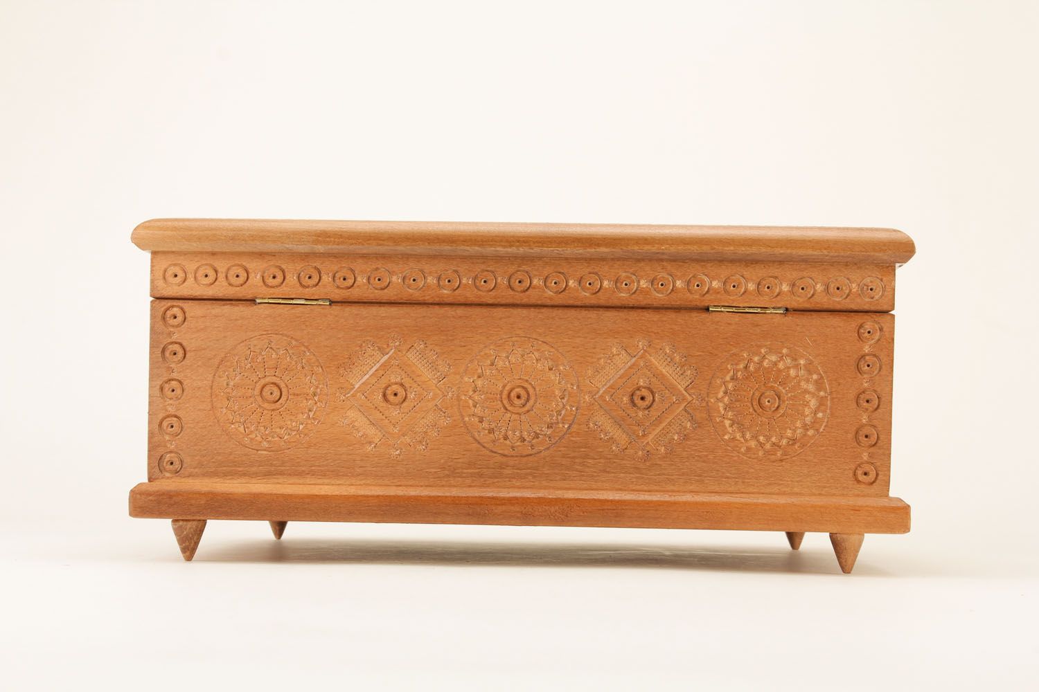 Large carved jewelry box photo 2