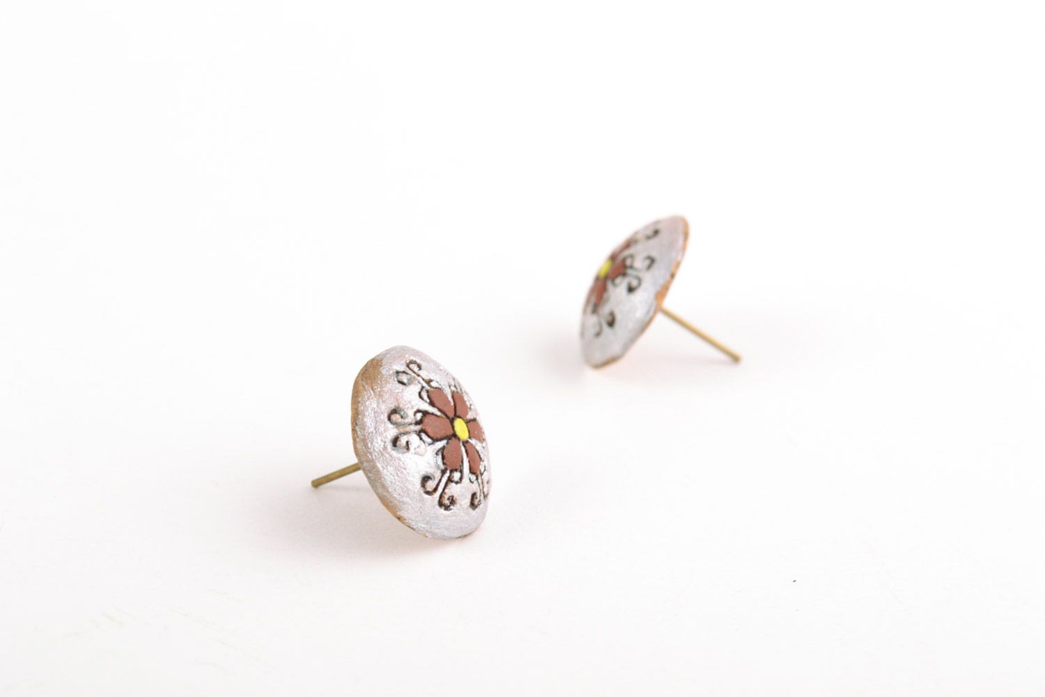 Designer round-shaped small ceramic stud earrings painted with acrylics handmade photo 4