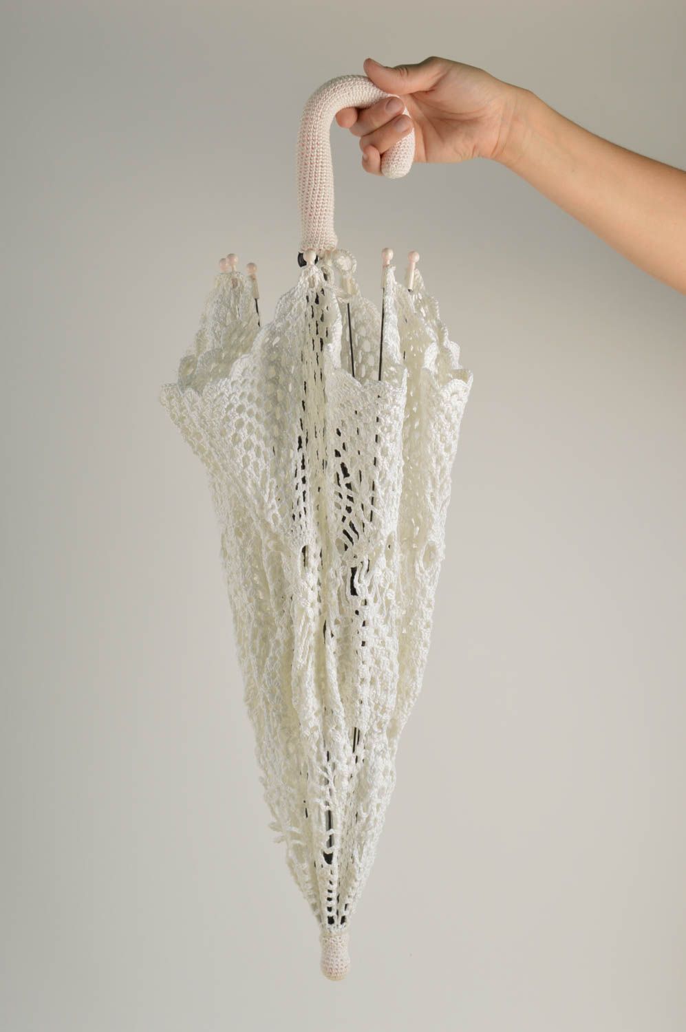 Подарок ручной работы красивый зонтик белый женский зонт вязаный крючком фото 2