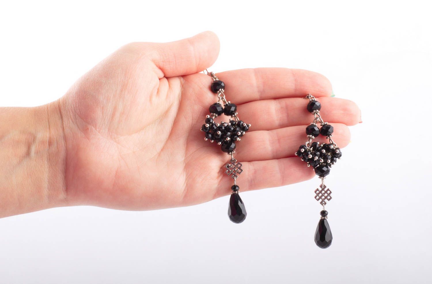 Boucles d'oreilles breloques Bijou fait main perles cristal noir Cadeau femme photo 1
