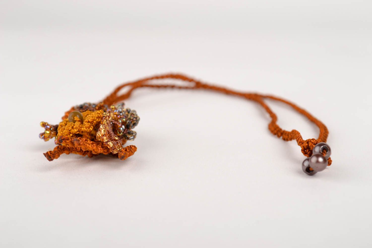 Hand-woven pendant handmade thread jewelry macrame bijouterie gift for women photo 4