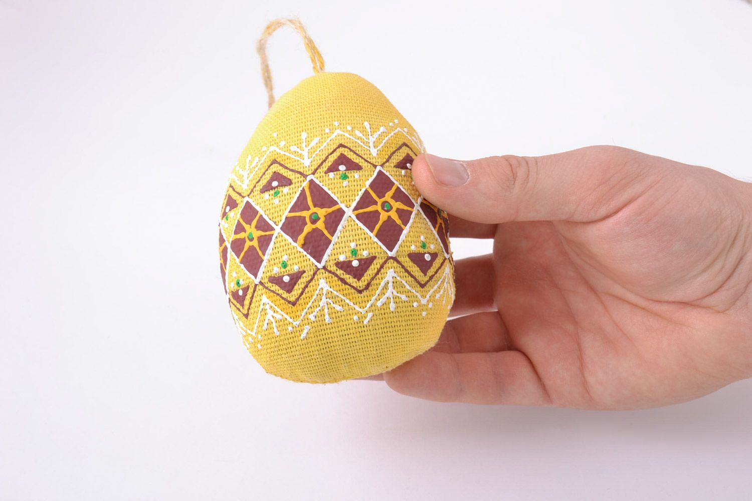 Oeuf de Pâques à suspendre en tissu peint jaune original ornementé fait main photo 5