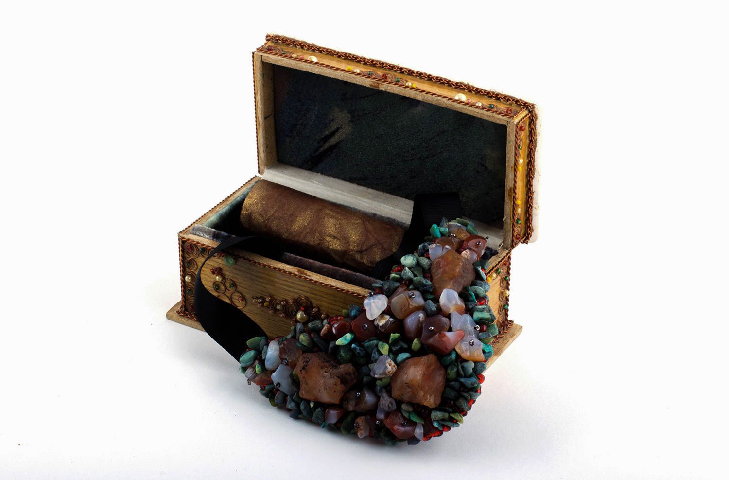 Collier fantaisie Accessoire fait main foncé en pierres naturelles Cadeau femme photo 1
