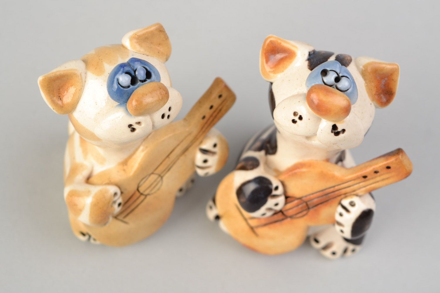 Set of 2 handmade decorative ceramic figurines of cats musicians with guitars photo 3