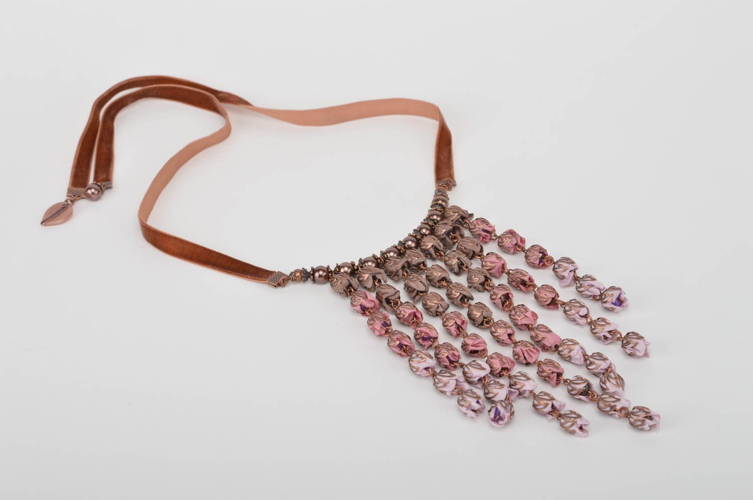 Массивно ожерелье с цветами из атласных лент ручной работы розово сиреневое фото 2