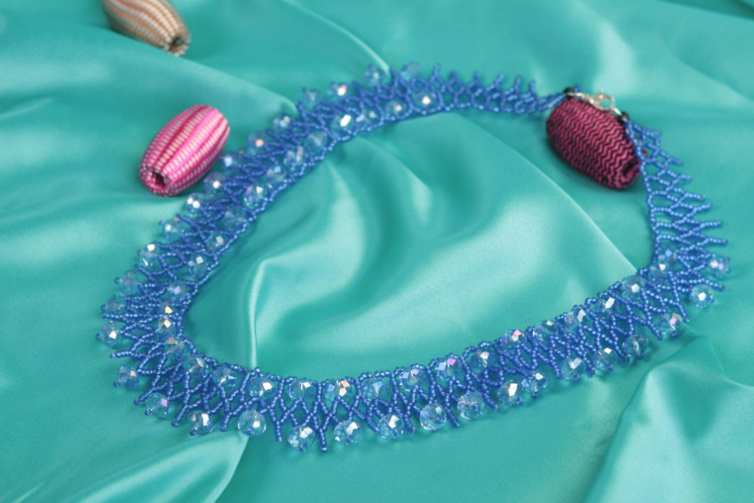 Collier perles rocaille fait main Bijou fantaisie bleu ajouré Accessoire femme photo 1