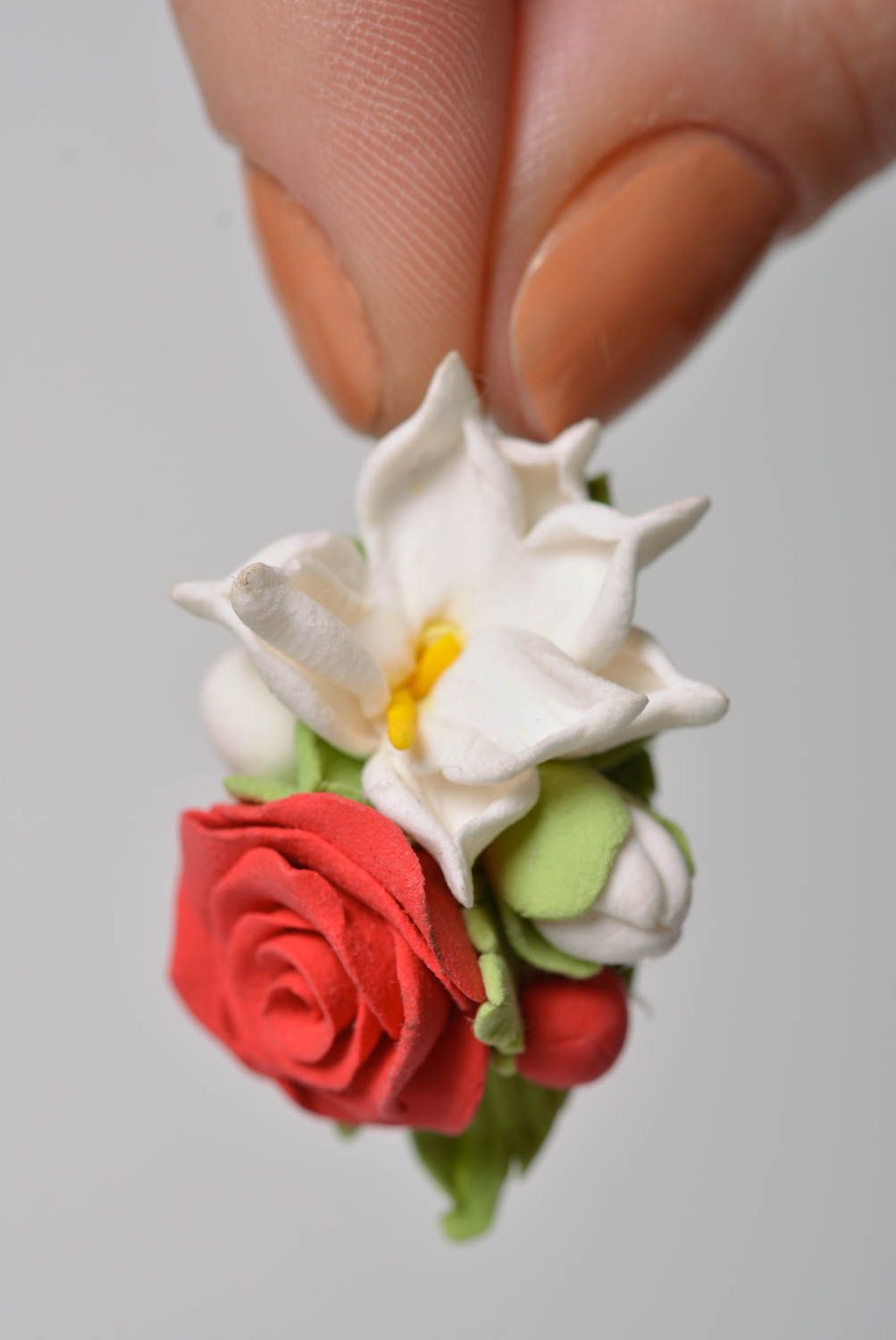 Grelle Blumen Ohrringe aus Polymerton mit Anhängern handmade Künstler für Frauen foto 4