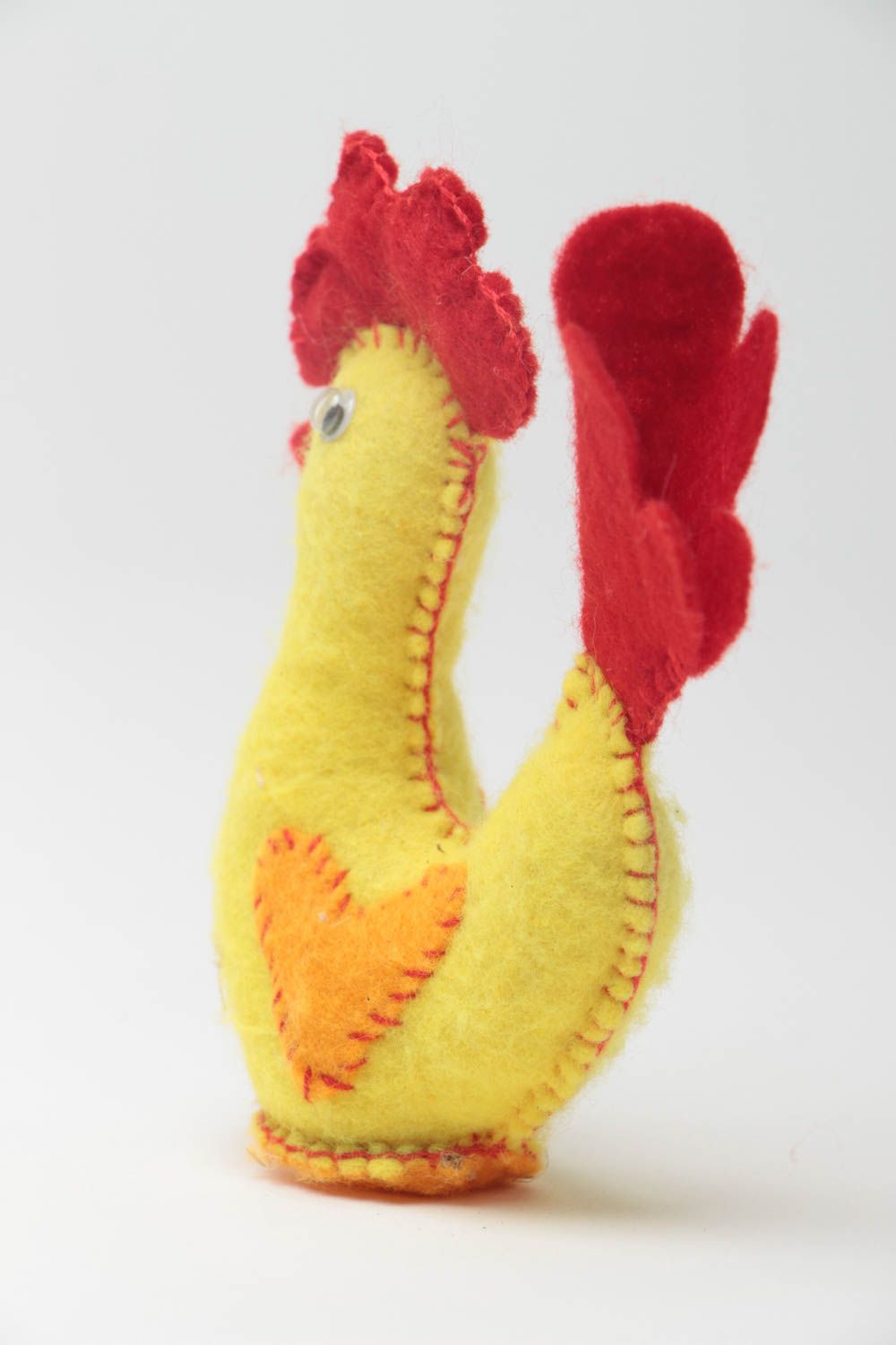 Juguete de tela artesanal decorativo cosido a mano con forma de gallo amarillo foto 3