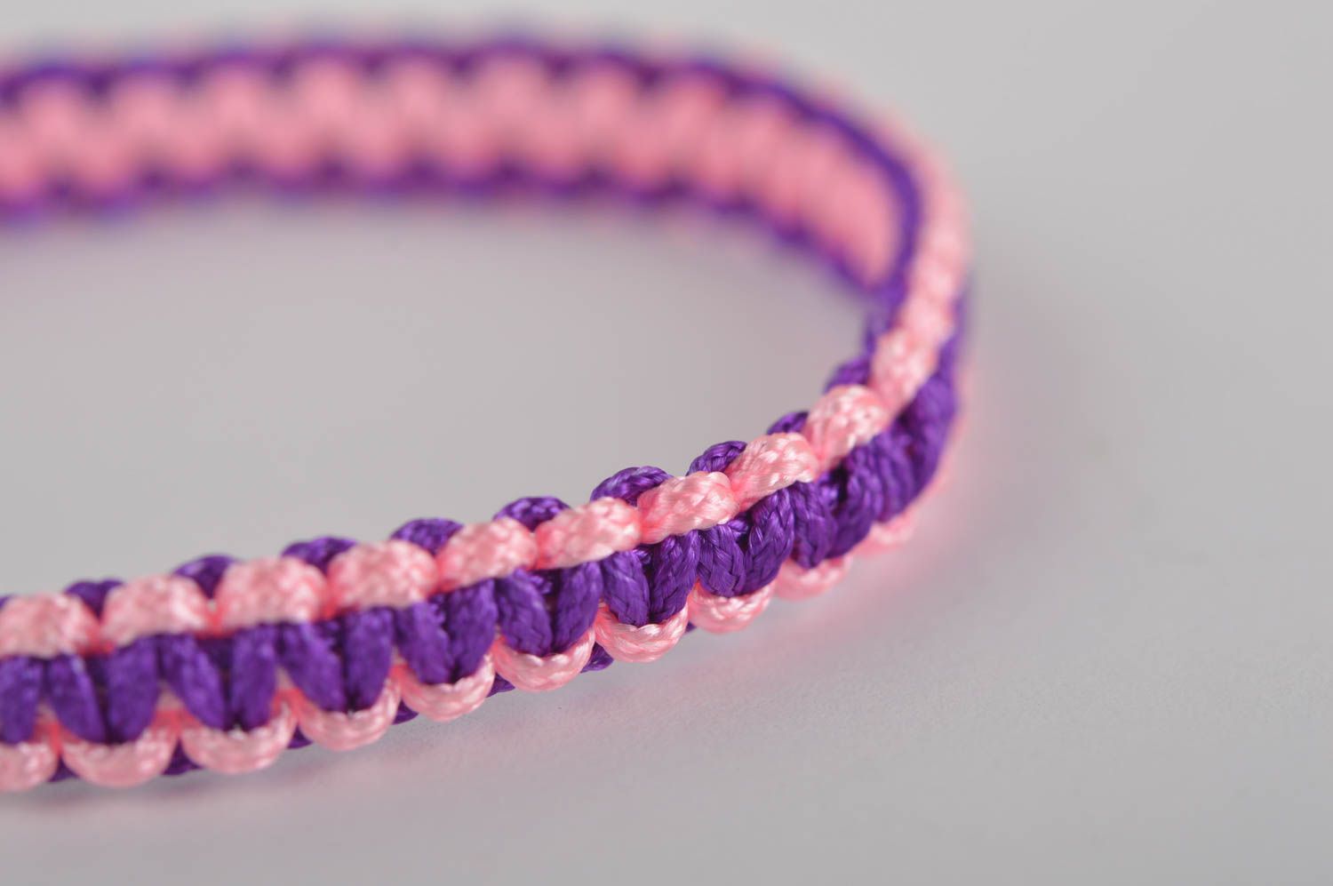 Bracelet textile Bijou fait main tressé violet rose Accessoire fille design photo 5