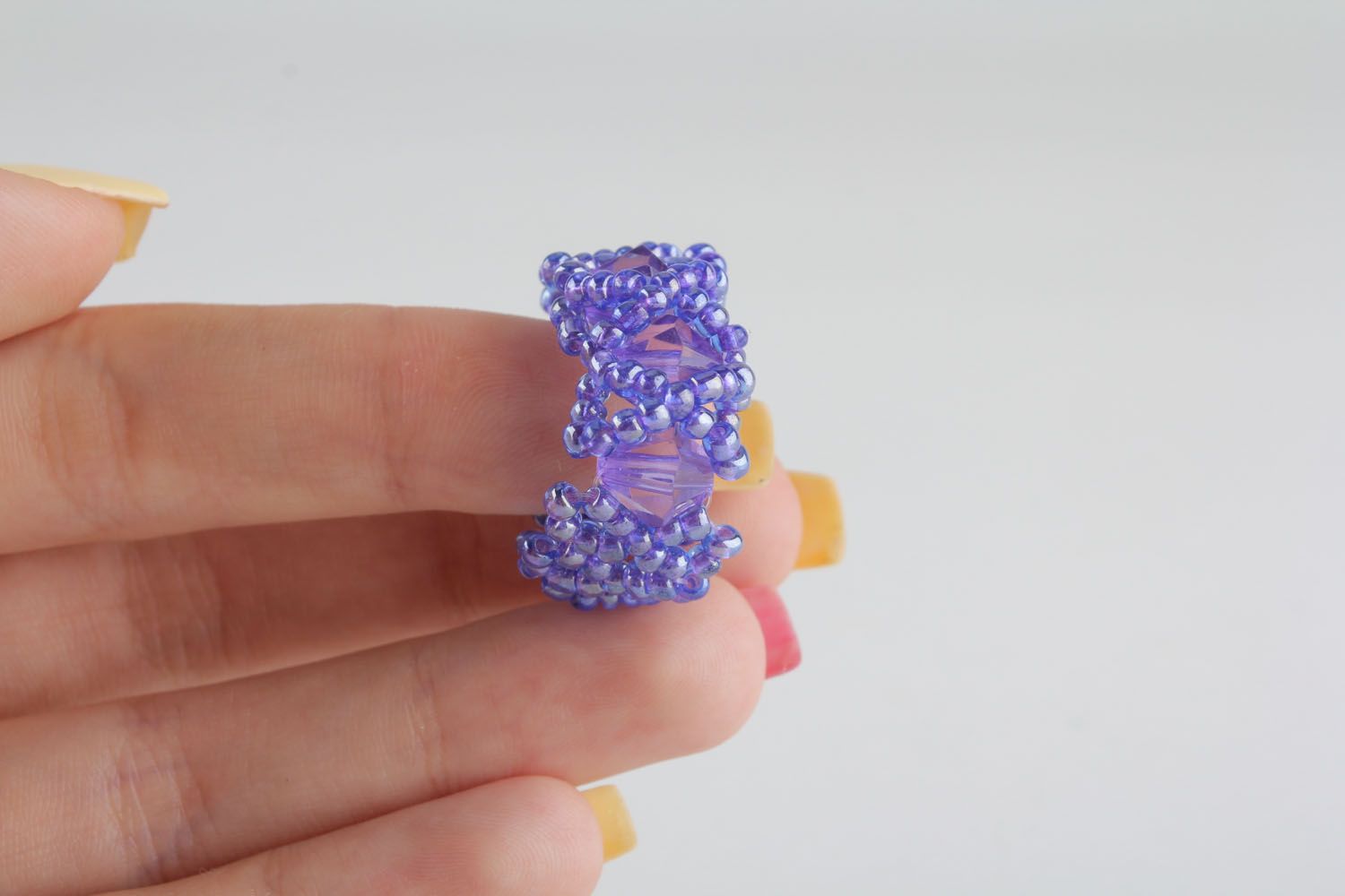 Violet beaded ring photo 4