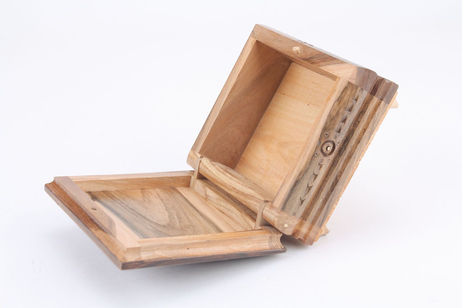 Square box with legs photo 2