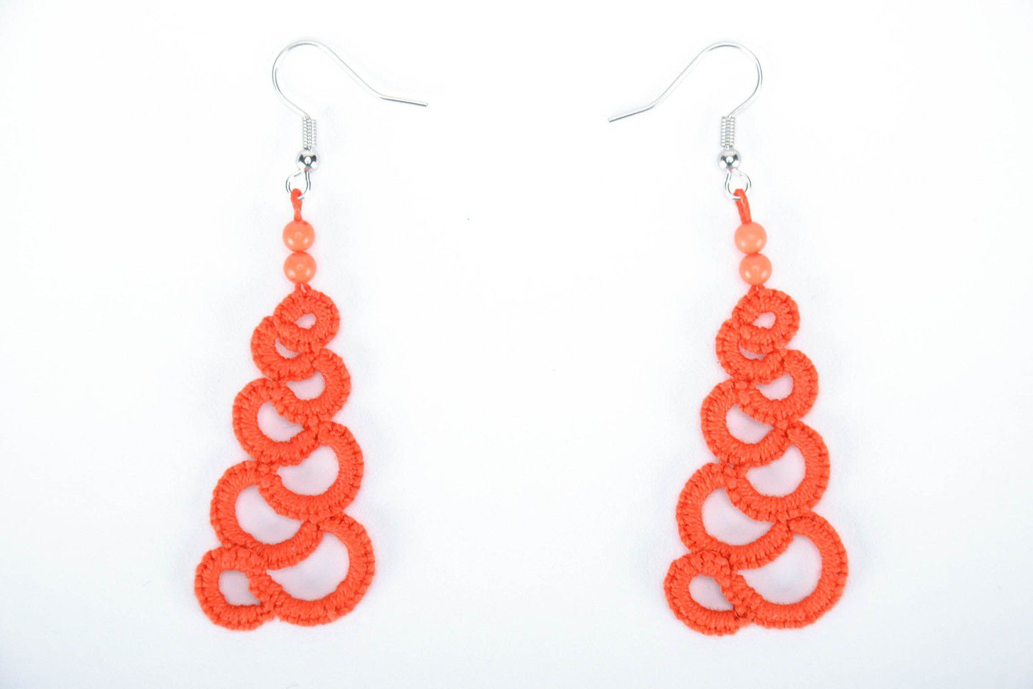 Coral earrings made from woven lace photo 1
