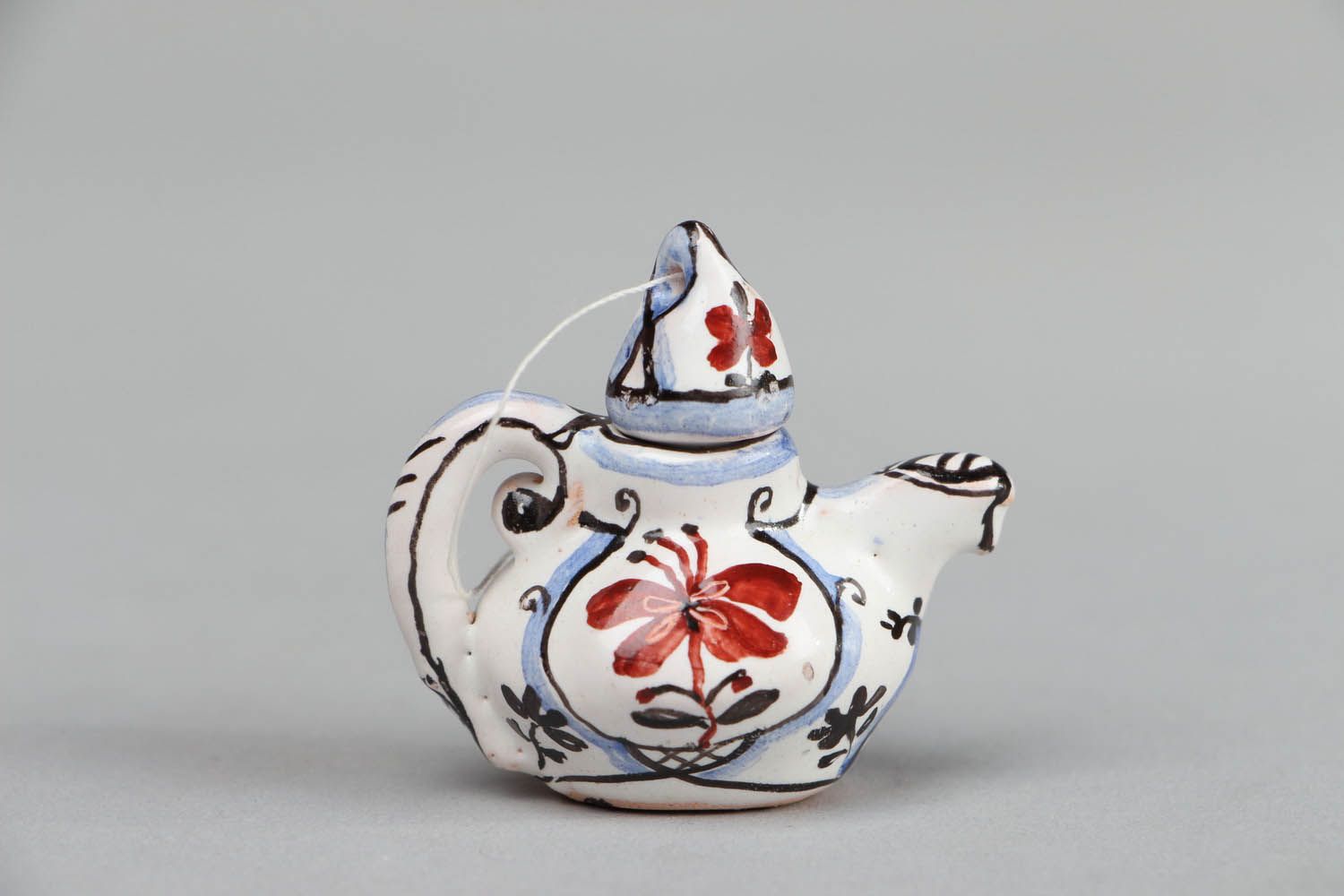 Decorative tea pot photo 1
