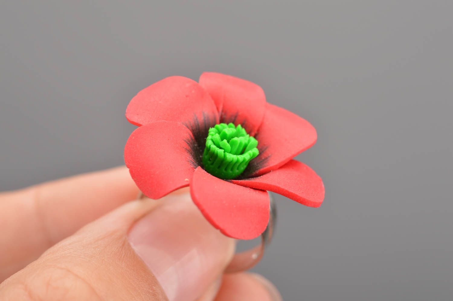 Handmade stylish ring made of polymer clay in shape of volume red poppy photo 2