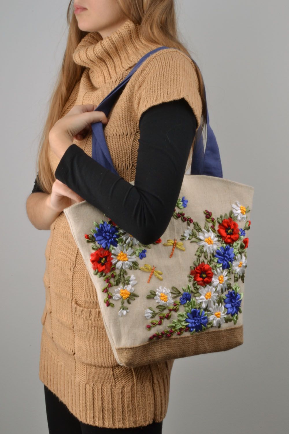 Grand sac à main brodé de fleurs  photo 1