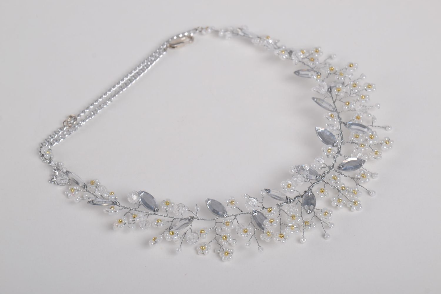 Collier floral Bijou fait main blanc perles de rocaille métal Cadeau femme photo 5