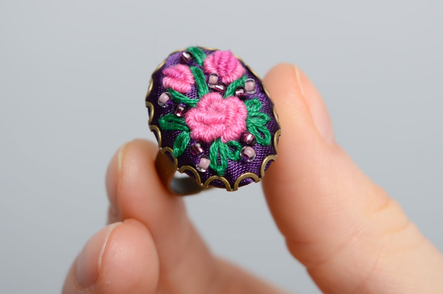 Volume ring with rococo embroidery photo 2