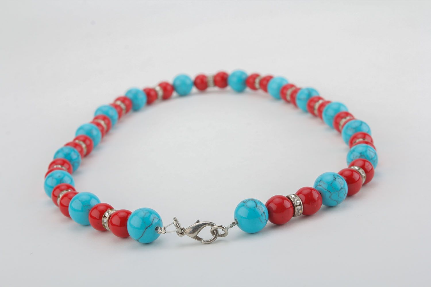 Necklace made of turquoise and coral photo 2