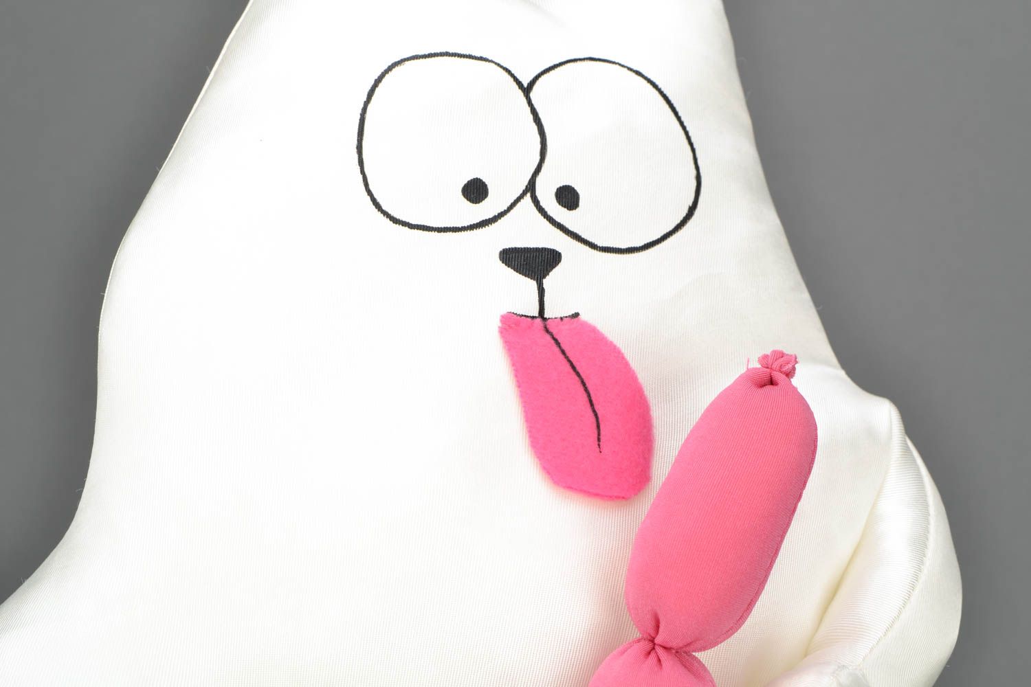 Интерьерная игрушка подушка в виде кота с сосисками фото 3