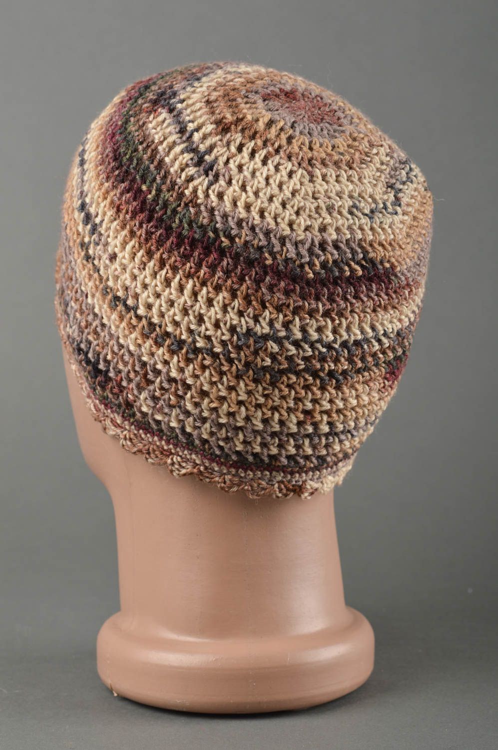 Bonnet au crochet fait main Chapeau tricot chaud brun Vêtement enfant design photo 2