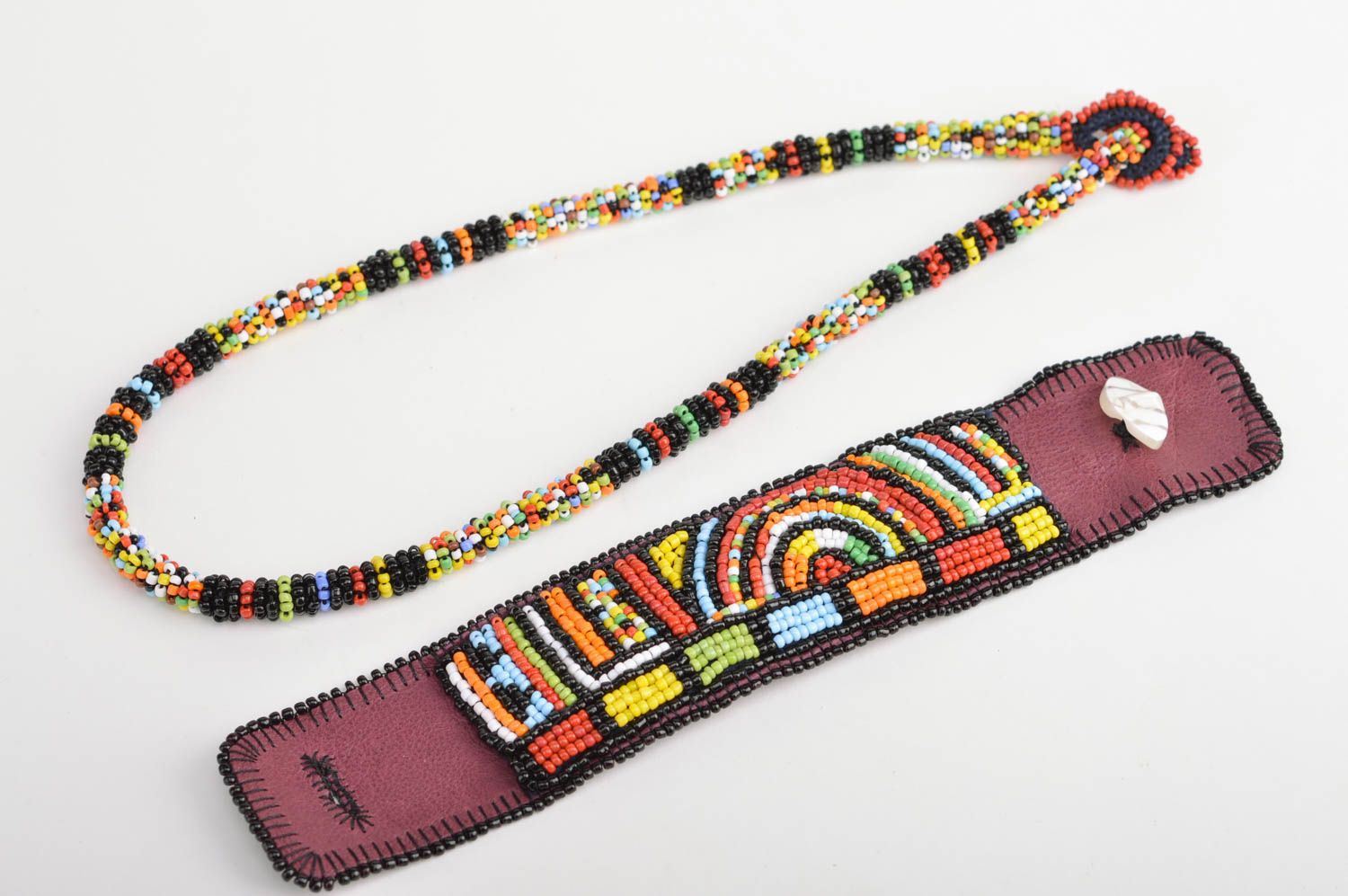 Conjunto de accesorios de abalorios artesanal collar y pulsera a base de cuero  foto 1