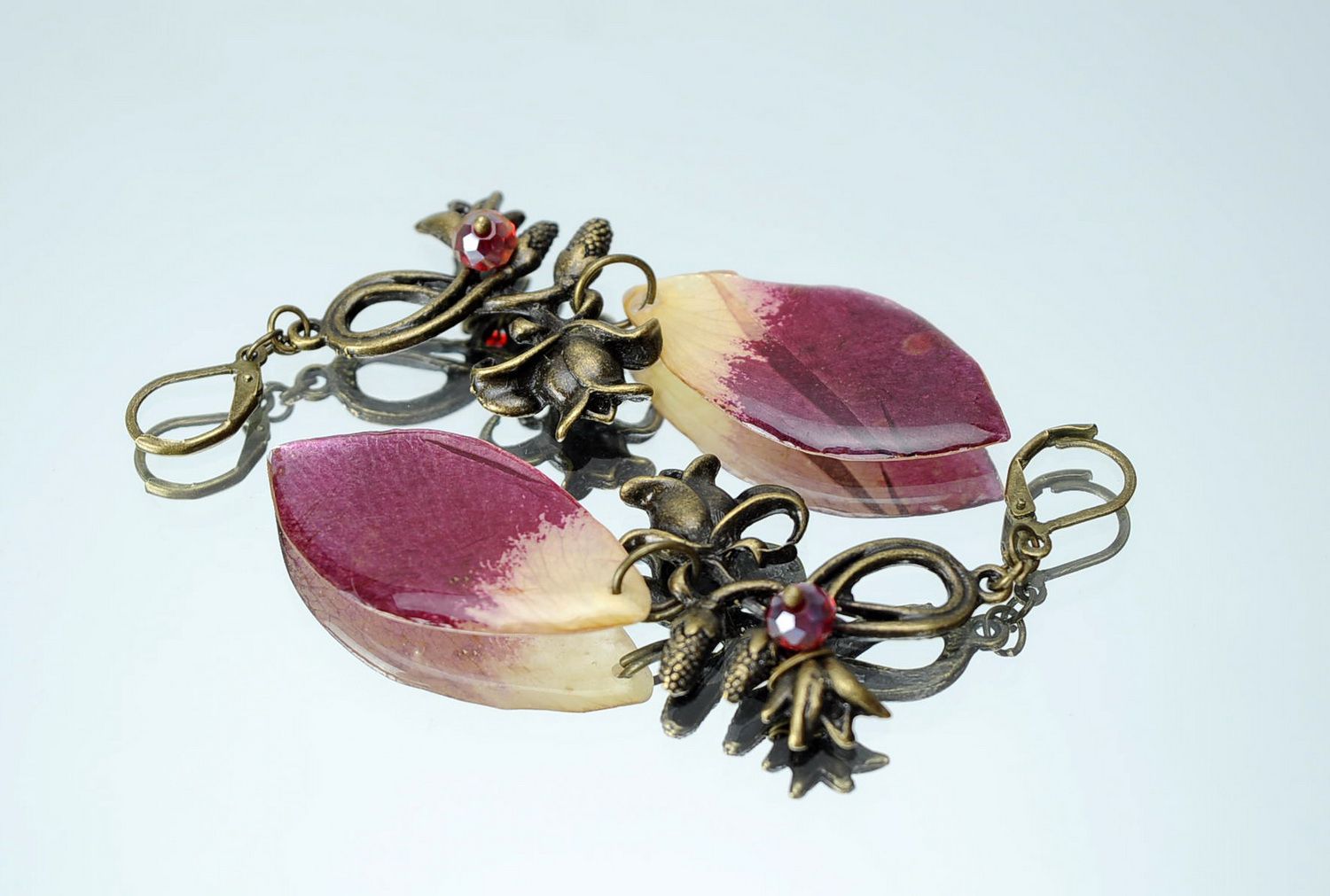 Earrings made from rose petals photo 3