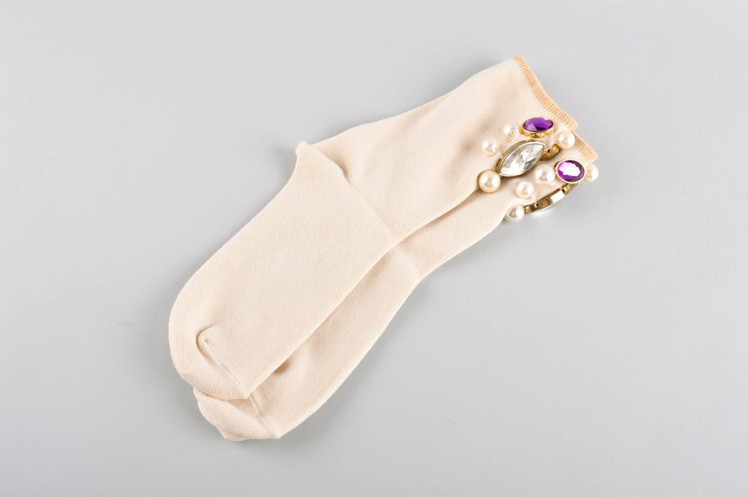 Носки ручной работы женские носки светло-бежевые носки со стразами красивые фото 4